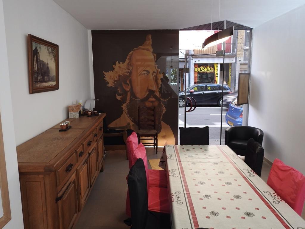 Les Voisins De Mr Sax Hotel Dinant Ngoại thất bức ảnh